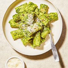 Creamy Spinach Pesto with White Beans-image