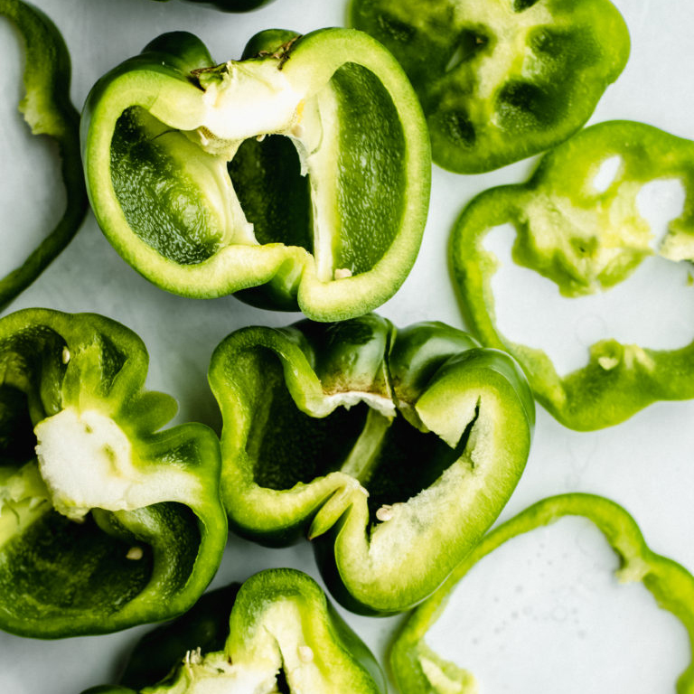 How to prepare and cook green bell peppers